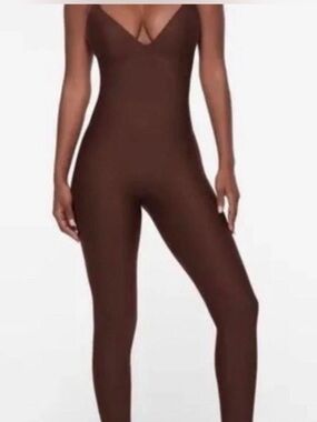 SKIMS RARE! Body Push Up Plunge Catsuit